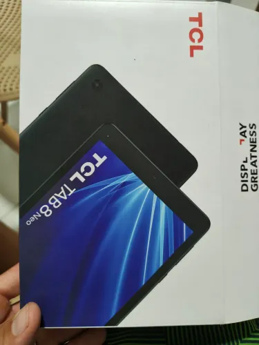 Vendo tablet Tab8 neo 32gb semi novo na garantia ainda.