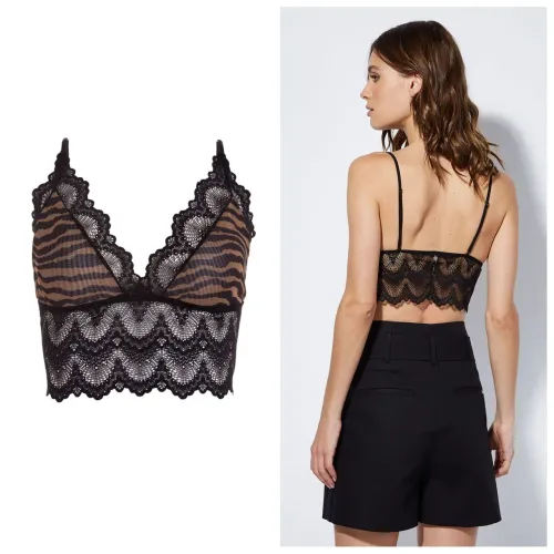 Top/blusa - Le Lis Blanc em renda tiger - Novo 
