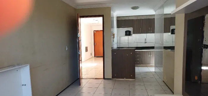 Vende-se Apartamento semi-mobiliado c/ 3 quartos - Bairro Itaperi - Condomínio Residencial