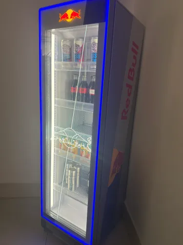 Vende-se geladeira red bull zerada