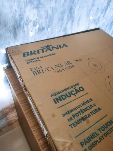 Tudo Novo Fogão cooktop por indução Britânia na caixa mais balcão armário sob medida