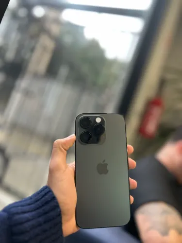     iPhone 14 Pro | Bateria 100% | Seminovo | Câmeras Impecáveis