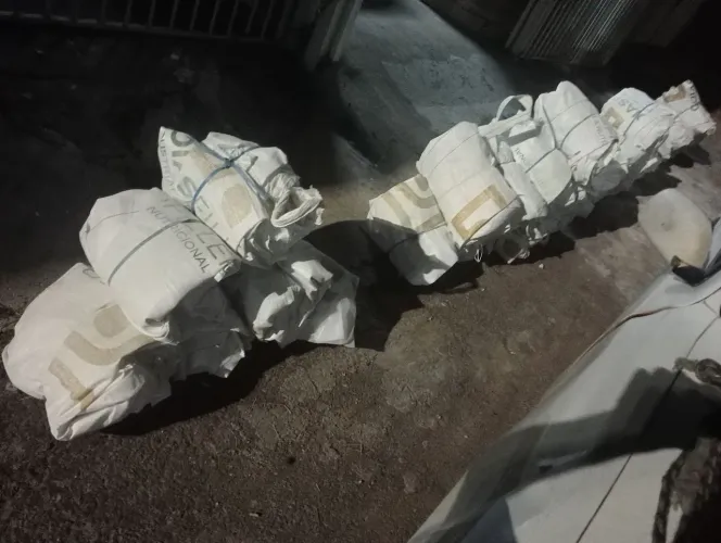 Vendo Beg ou bolca para 1 tonelada entrada e saída para trasportar lixo;Reciclagem outros.
