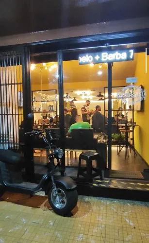 Cadeira vaga em barbearia ( Centro de Niterói)