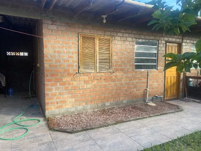 Alugo casa