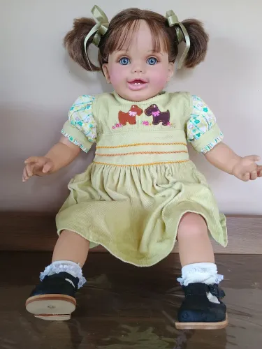 Boneca importada