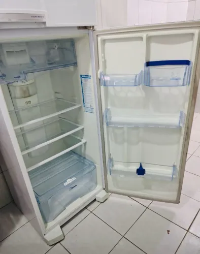 Refrigerador Continental Frost Free