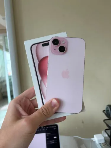 iPhone 15 128GB ROSA - BATERIA 88% - SEMINOVO EM ESTADO DE ZERO - PARCELAMOS EM ATE 18x