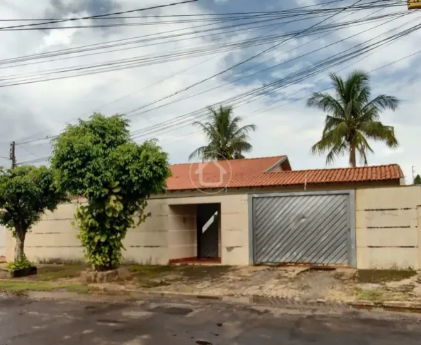 CASA 3 DORMIT. COM PISCINA E ENERGIA SOLAR