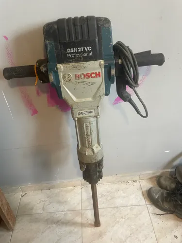 Vendo martelete semi novo