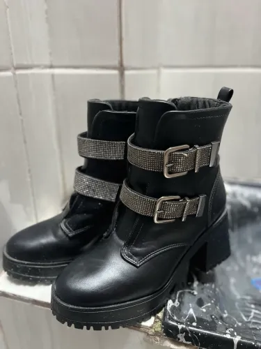 Bota coturno Vizzano em couro