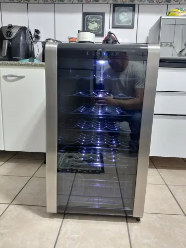 Adega Climatizada Electrolux 34 garrafas
