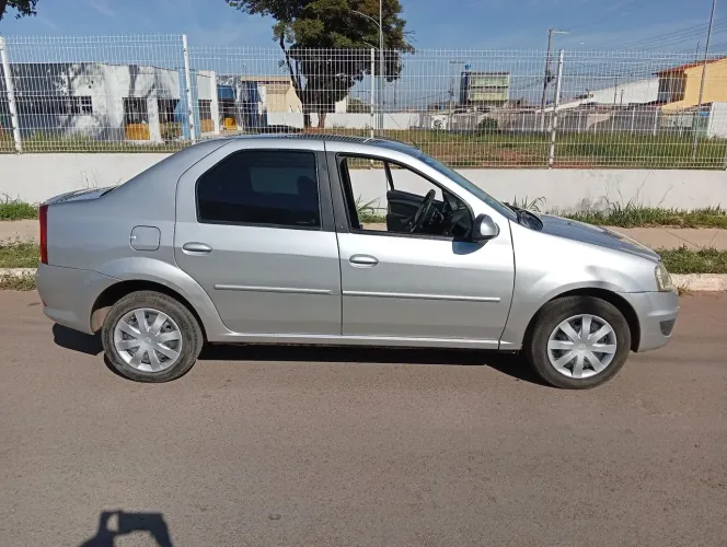 Renault Logan Expres./exp. UP Hi-flex 1.0 16V 4P 2013