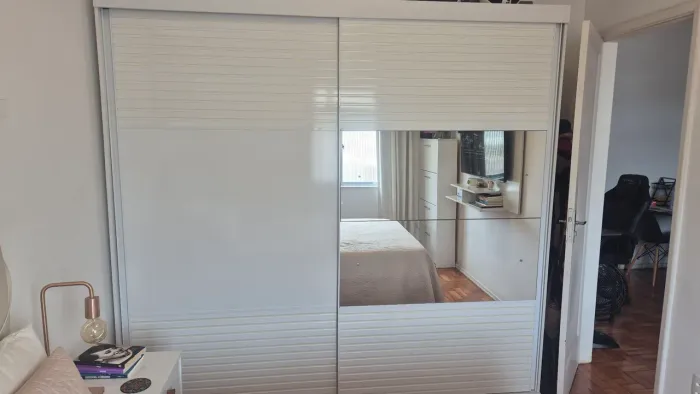 Guarda-Roupa Belga 100% MDF | 2 Portas de Correr + Espelho | 2,30m