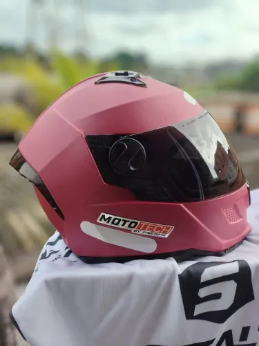 Capacete stealth Tam 58, 60 na cx com viseira fumê 