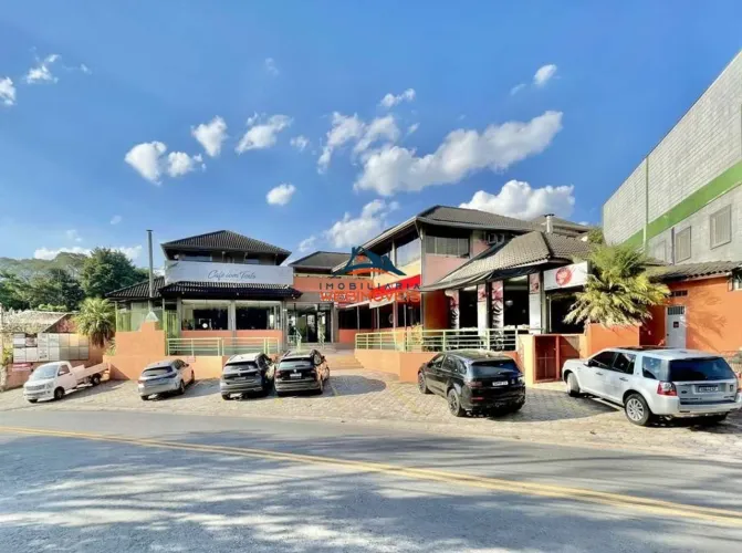 Oportunidade única! Ponto Comercial à venda em Carapicuíba-SP, Vilarejo: 16 salas, 7 banhe