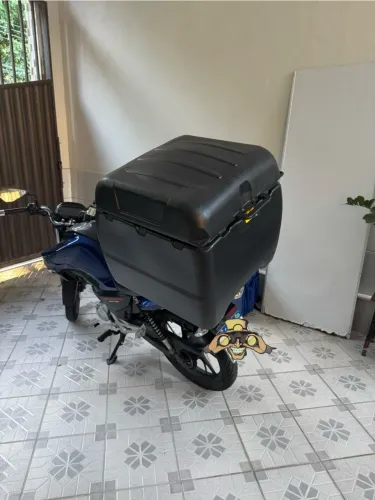 Baú 160L com suporte