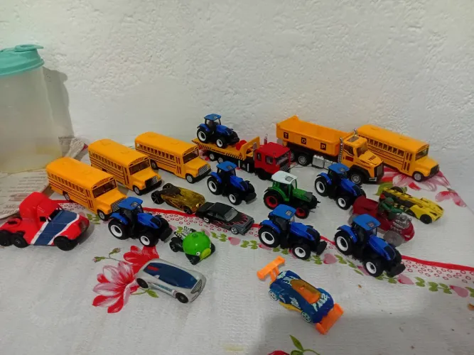 Lote de miniaturas tudo novinho