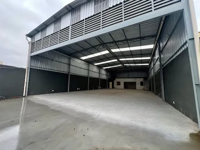 GALPÃO/LOJA 380m² COM LOCALIZAÇÃO PRIVILEGIADA  AV. NORTE SUL