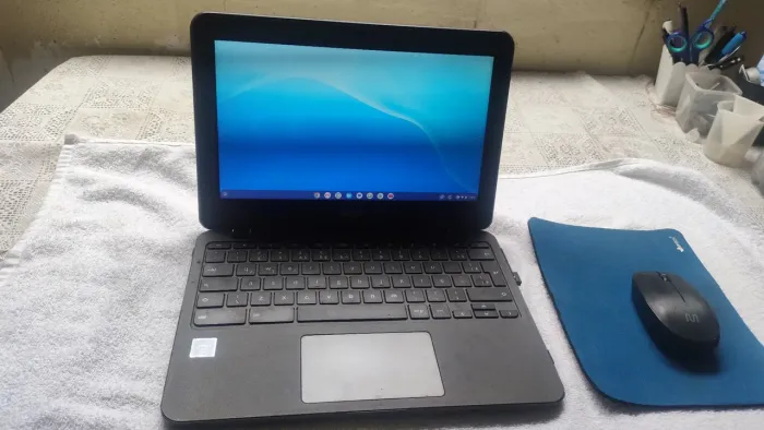Chromebook Acer C731 Intel Celeron 4GB RAM 32GB + Carregador - R$ 500