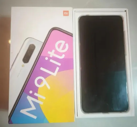 Xiaomi Mi 9 Lite - 128 GB - Branco (Branco Furta-cor)