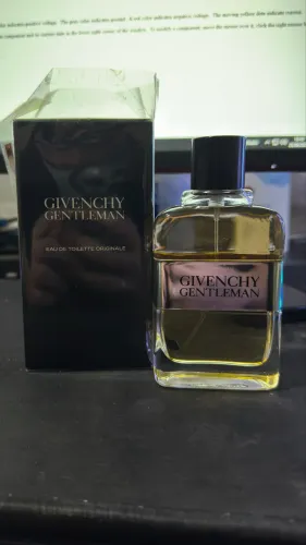 Givenchy Gentleman Eau de Toilette Original - Novo e Lacrado (100 ml)