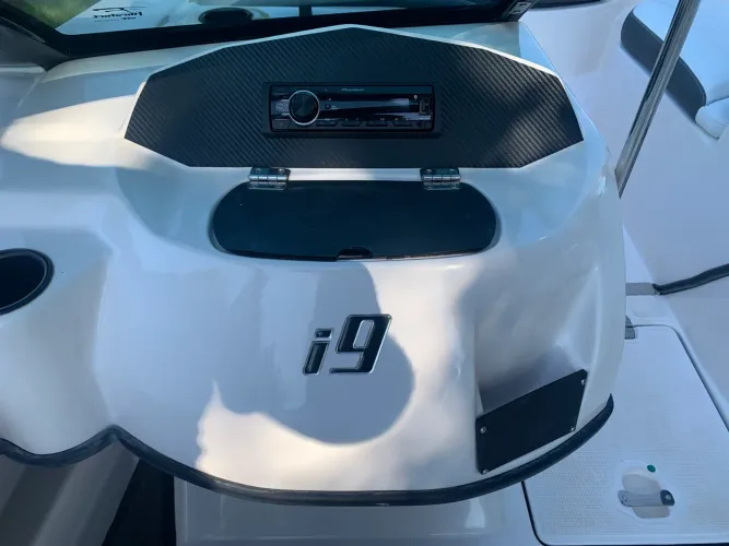 Lancha Focker I9 motor Yamaha 115 VMax com 25 horas, único dono