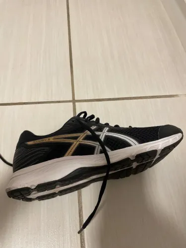 Vendo Tennis Asics