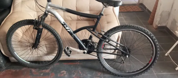 Bicicleta Caloi Andes aro aero e rolamento ótima.