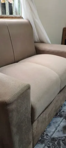 Vendo Sofá de 2 Lugares em Suede Conservadíssimo.