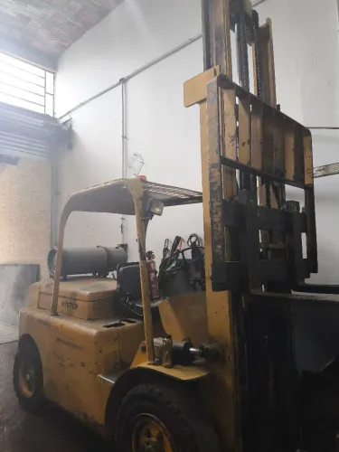 Empilhadeira Hyster 4 toneladas 