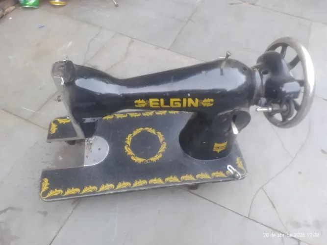 Máquina de costura antiga