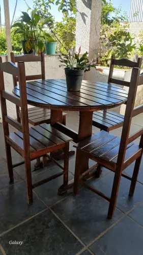 Mesa de Madeira 4 cadeiras