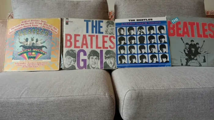 `4 LPs Vinil Beatles Originais Odeon - Magical Mystery Tour + Hard Day's Night`