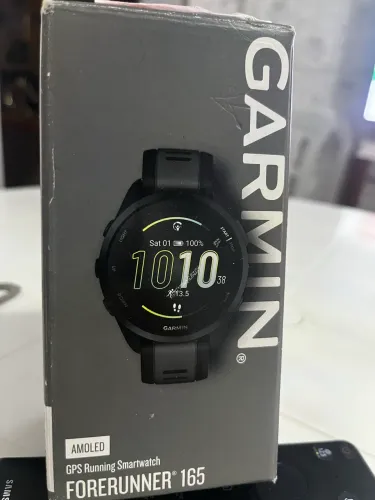 Garmin Forerunner 165.