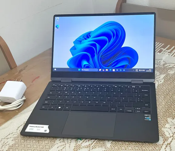 Samsung Galaxy Book3 360 TouchScreen I5 13th 8GB DDR5 SSD NVMe 256GB