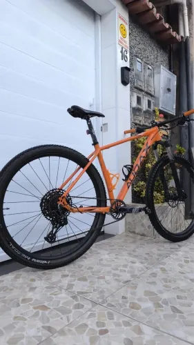Bike Audax Auge 555 e acessórios 