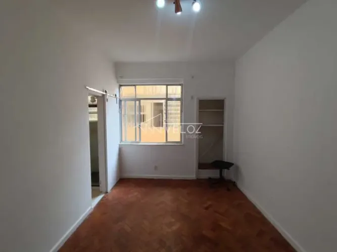 Apartamento : / Residencial / Glória