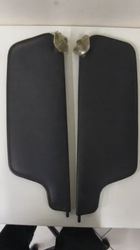 Par Quebra Sol Parasol Dodge Dart Charger Magnum R$ 1.100 pinos e parafusos de fixação