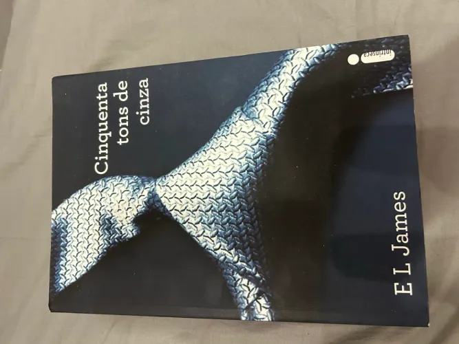 Livro Cinquenta tons de cinza