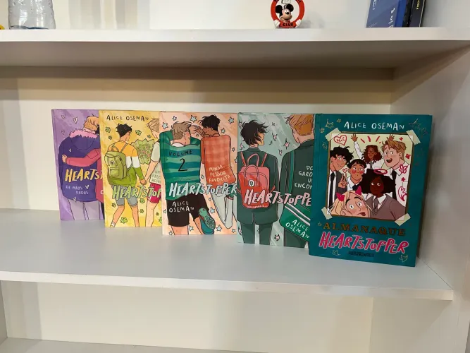 Coleção Heartstopper 1 a 4 + Almanaque 
