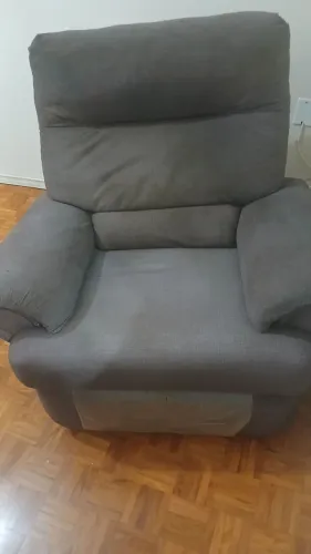 Poltrona giratória retrátil