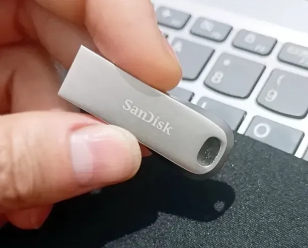 # SanDisk 256GB Ultra Luxe USB 3.1 | Pen drive NOVO