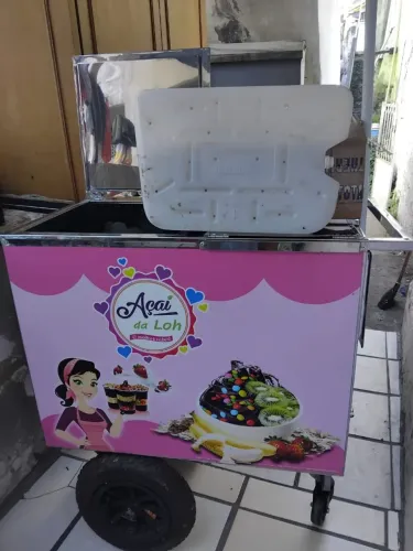 Carrocinha de Açaí e sorvetes nunca usada bom para renda extra no verão apenas 1,500 reais
