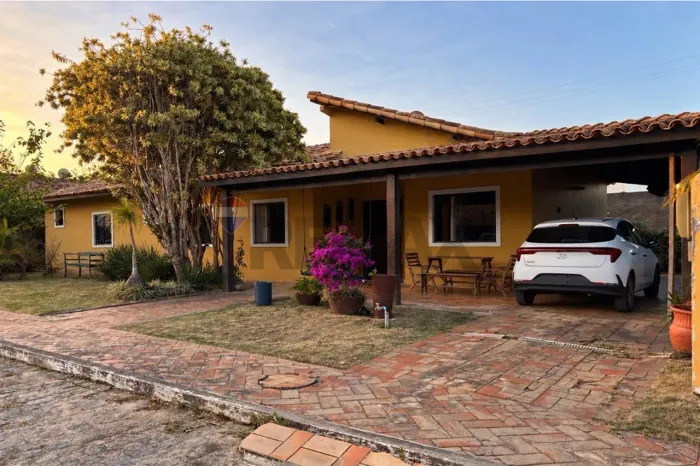 Casa à venda no Condomínio Greenville, Boa Vista, Vitória da Conquista/BA.