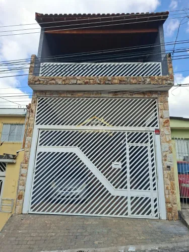 Sobrado de 135m²| 3 Quartos| 1 Suíte| Churrasqueira| 2 Vagas em Osasco.