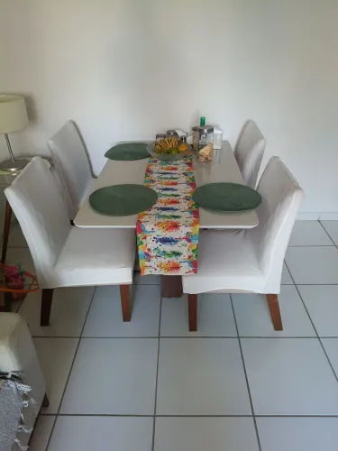 Mesa de 4 lugares.