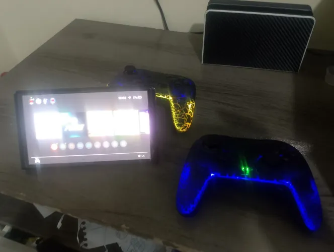 Nintendo Switch OLED + ?Leia o anuncio