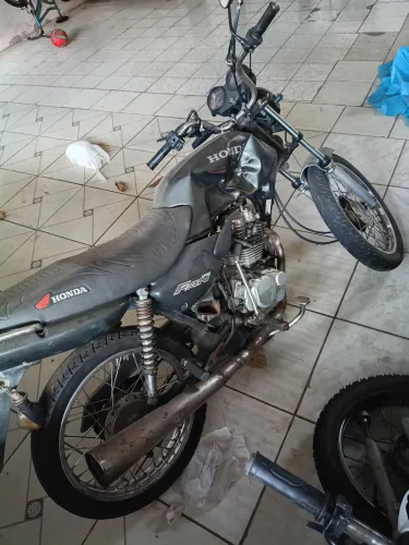 Vendo moto batida