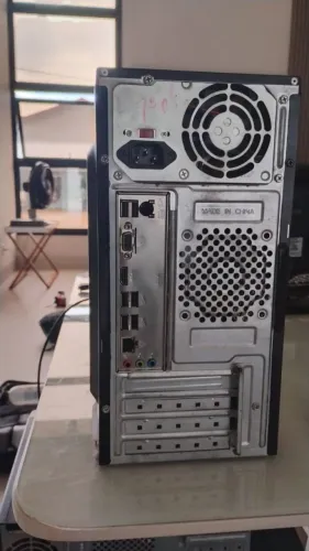 Computador de mesa para estudos e alguns jogos
